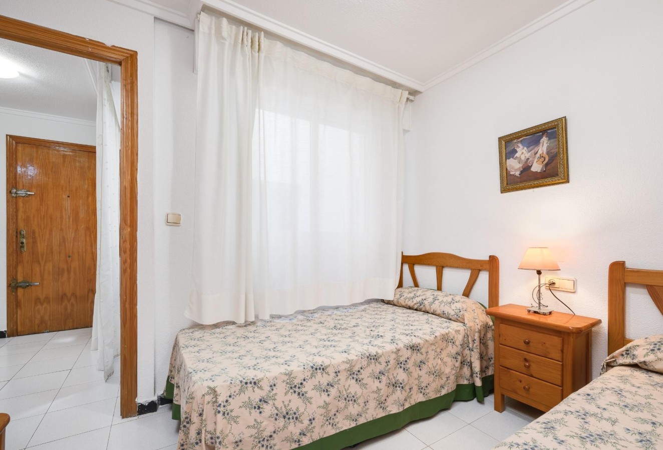 Resale - Apartment / flat - Torrevieja - Playa de los locos