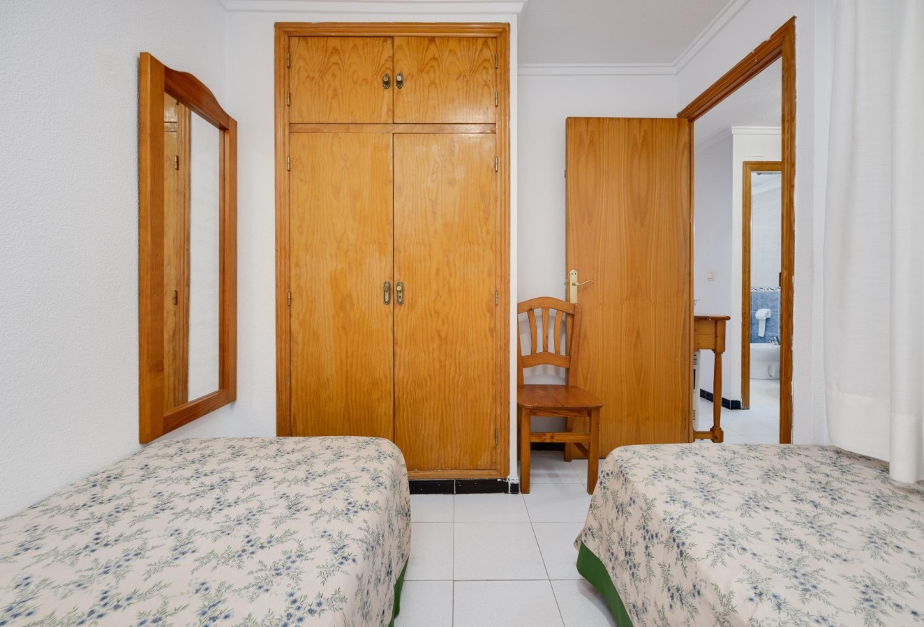 Resale - Apartment / flat - Torrevieja - Playa de los locos