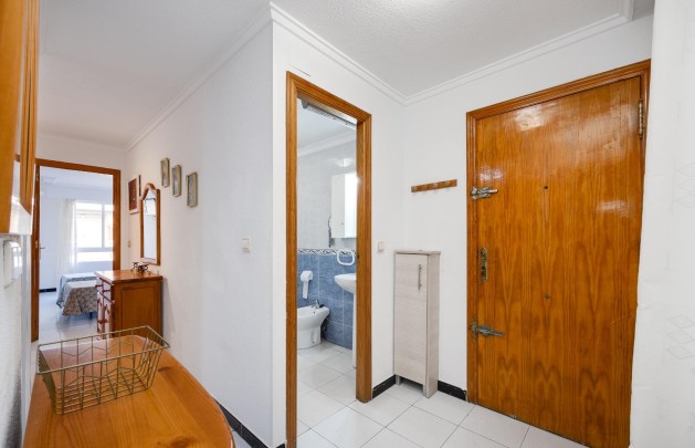 Resale - Apartment / flat - Torrevieja - Playa de los locos
