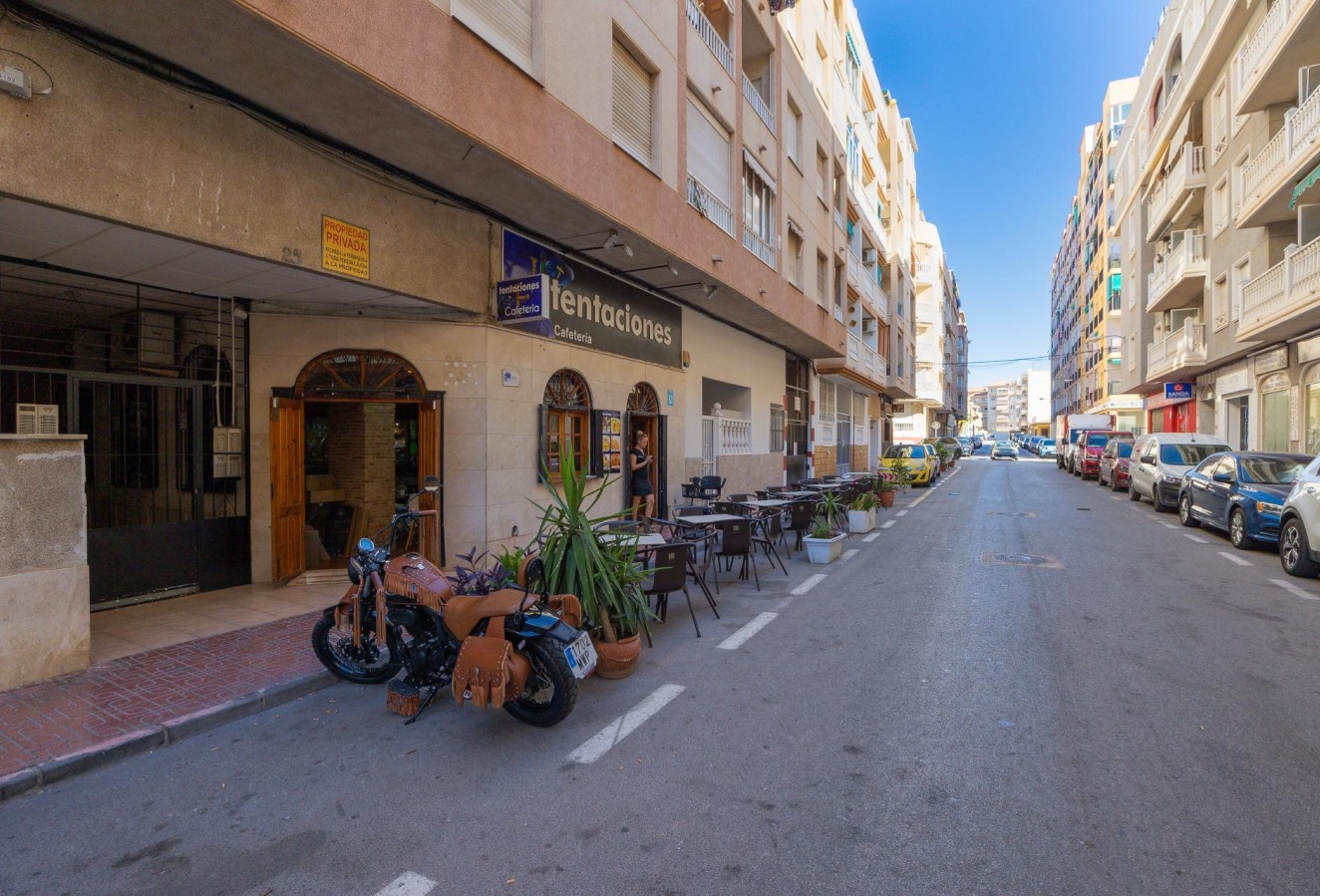 Resale - Apartment / flat - Torrevieja - Playa de los locos