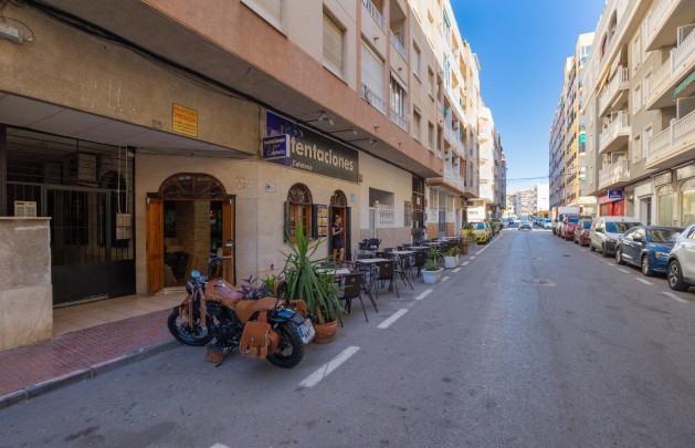 Resale - Apartment / flat - Torrevieja - Playa de los locos