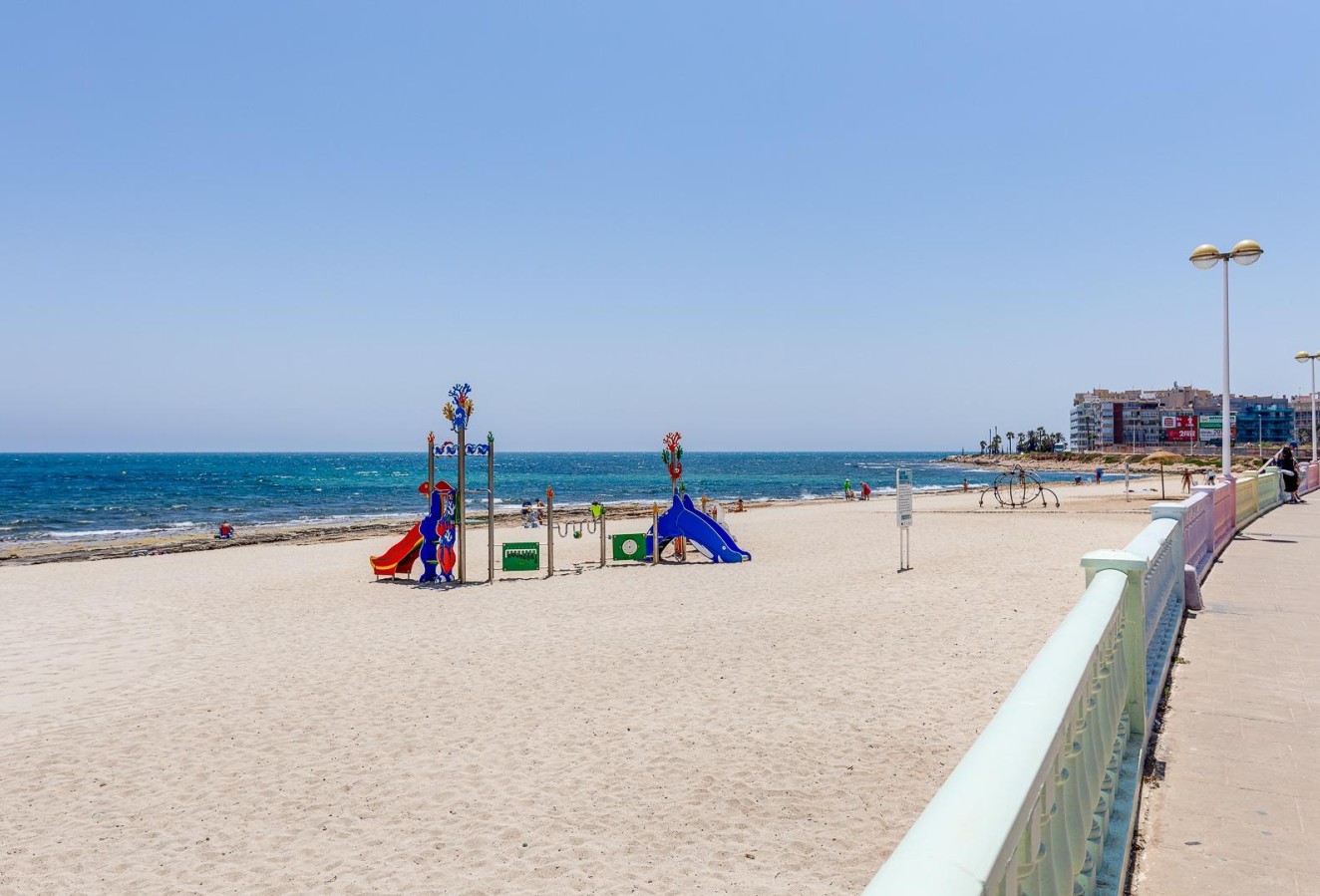 Resale - Apartment / flat - Torrevieja - Playa de los locos