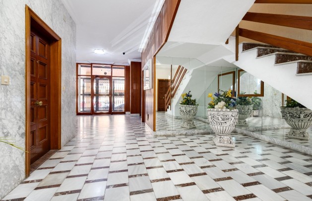 Resale - Apartment / flat - Torrevieja - Acequion