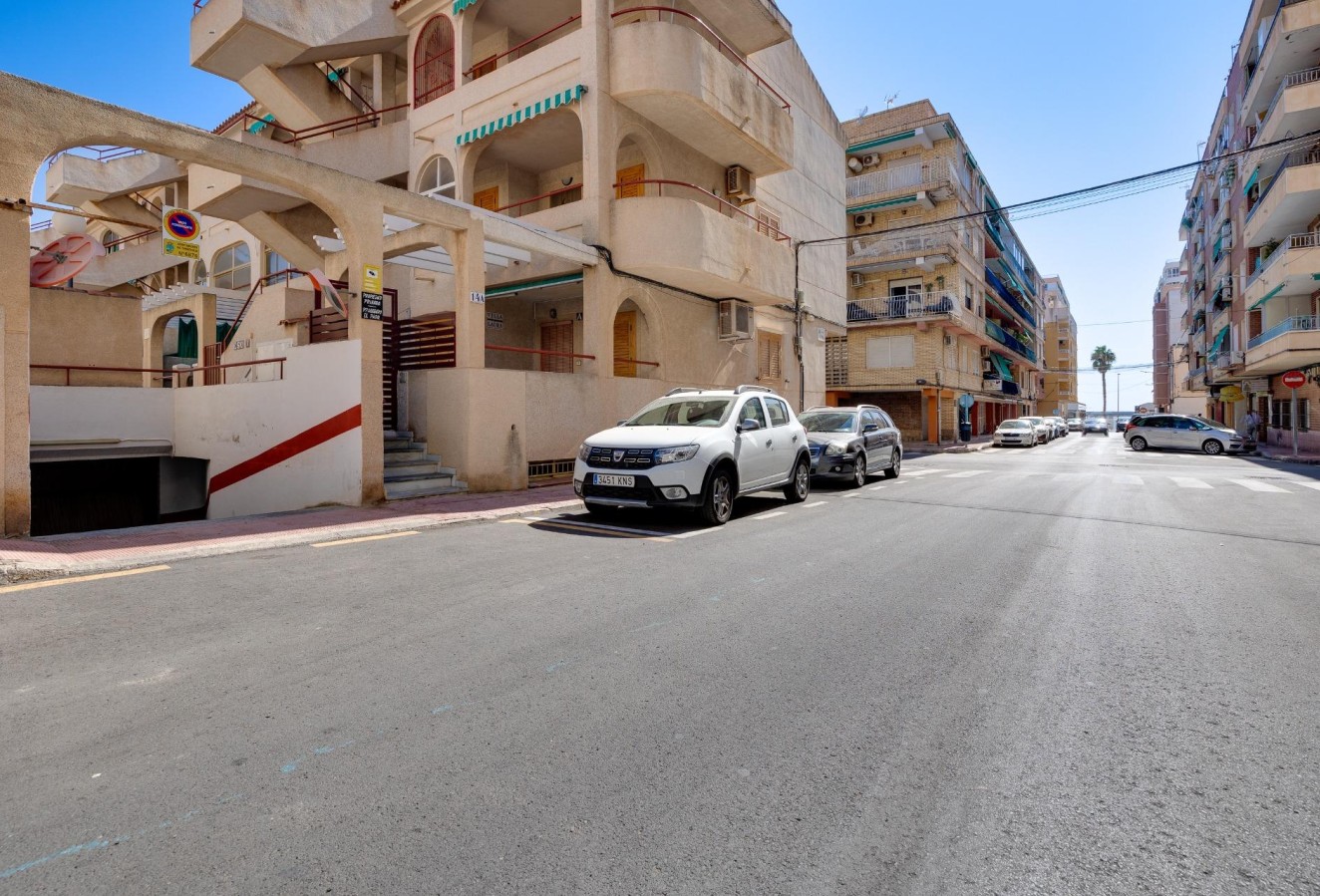 Resale - Apartment / flat - Torrevieja - Acequion