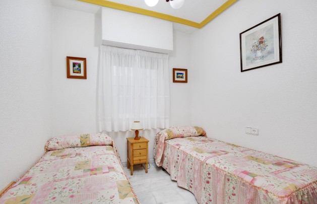 Resale - Apartment / flat - Torrevieja - Habaneras