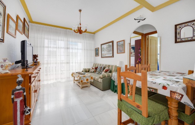 Resale - Apartment / flat - Torrevieja - Habaneras