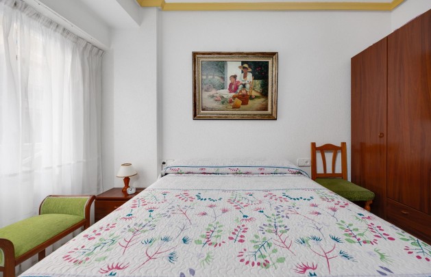 Resale - Apartment / flat - Torrevieja - Habaneras