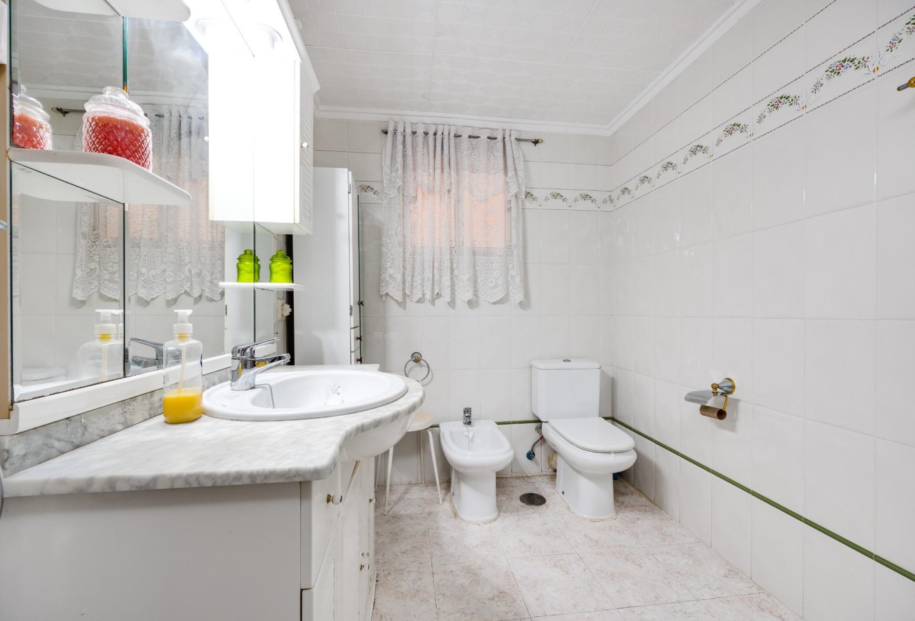 Resale - Apartment / flat - Torrevieja - Habaneras