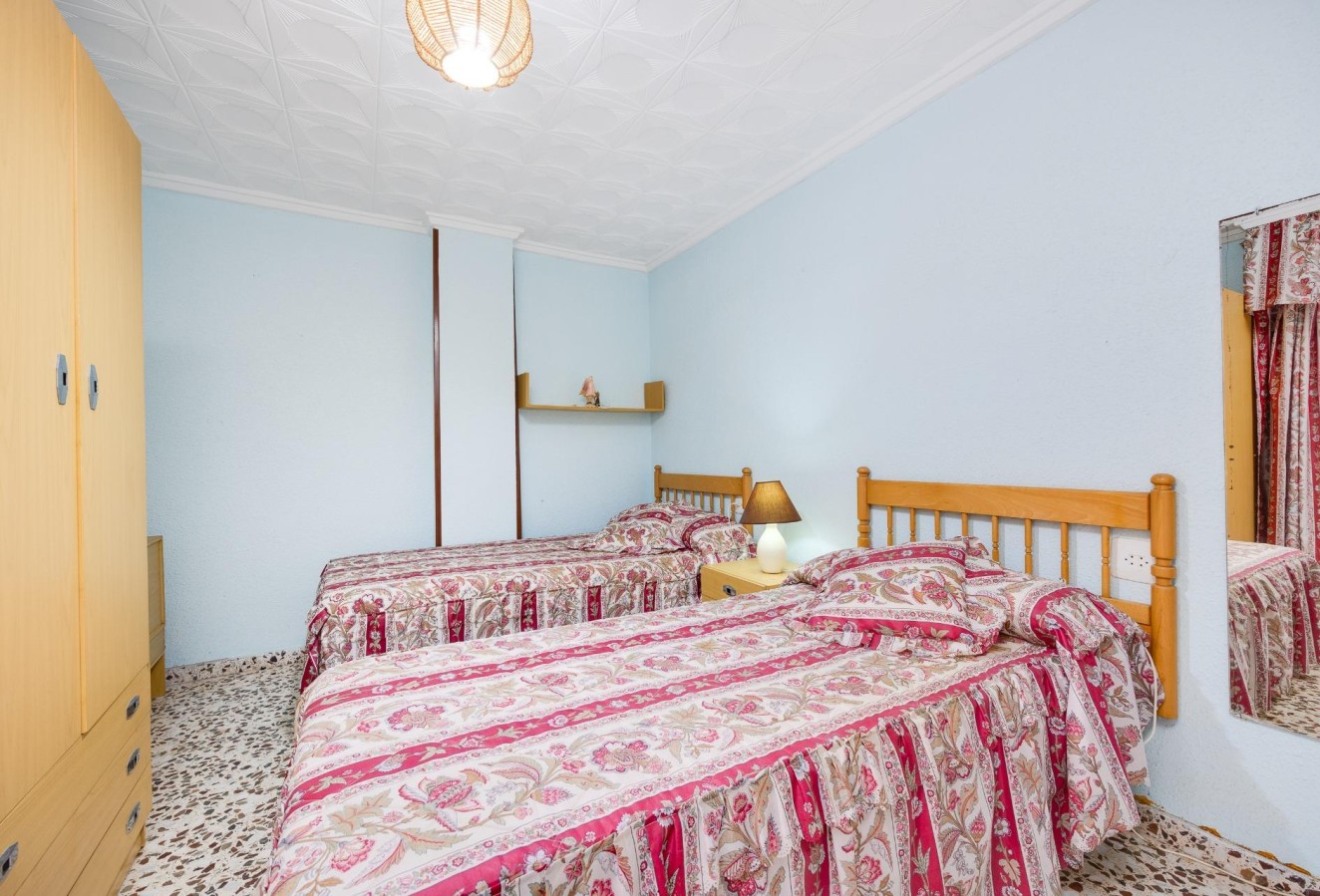 Resale - Apartment / flat - Torrevieja - Habaneras