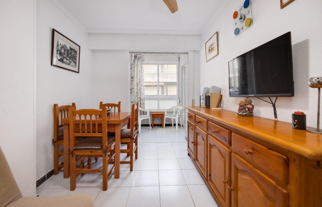 Resale - Apartment / flat - Torrevieja - Playa de los locos
