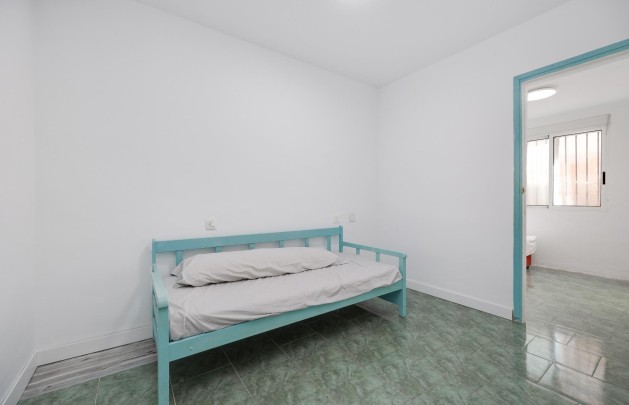 Resale - Bungalow - Torrevieja - Playa de los Naufragos