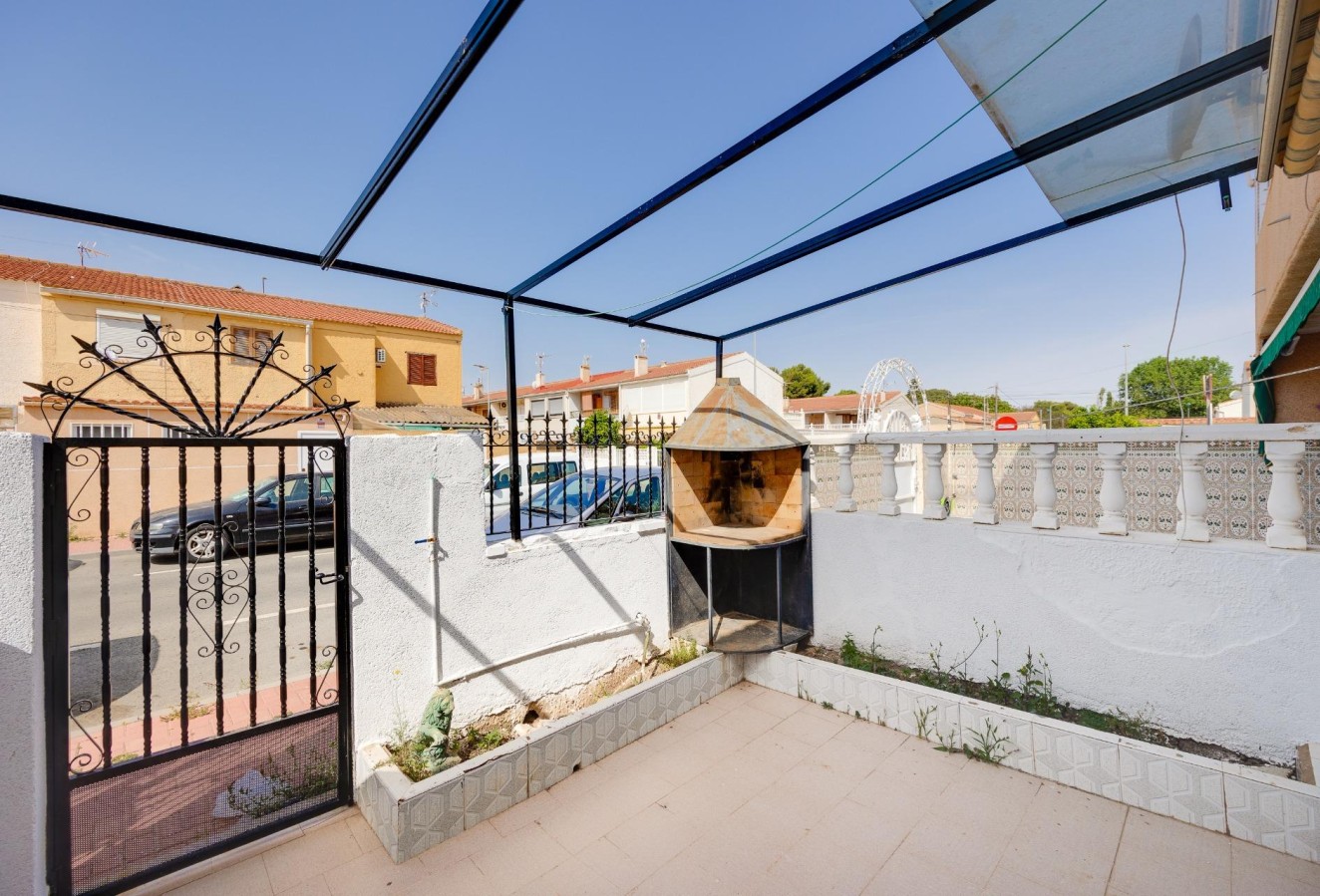 Resale - Bungalow - Torrevieja - Playa de los Naufragos