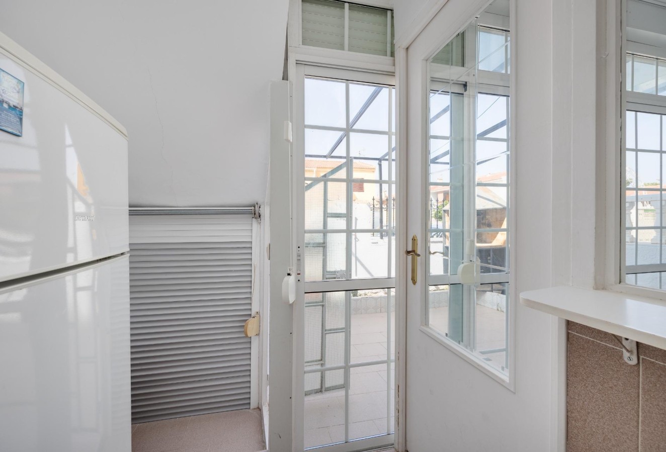 Resale - Bungalow - Torrevieja - Playa de los Naufragos