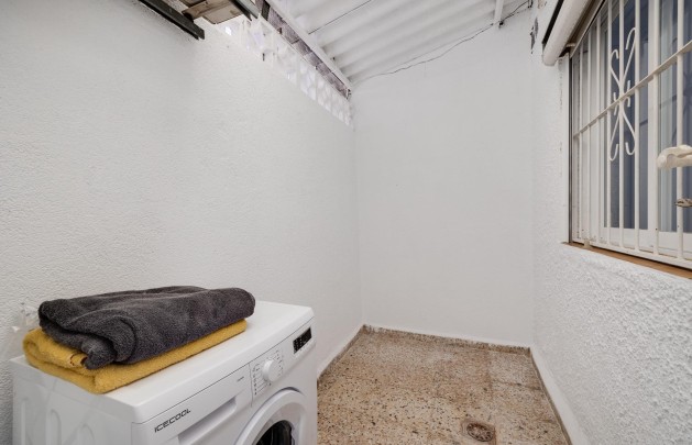 Resale - Bungalow - Torrevieja - Playa de los Naufragos