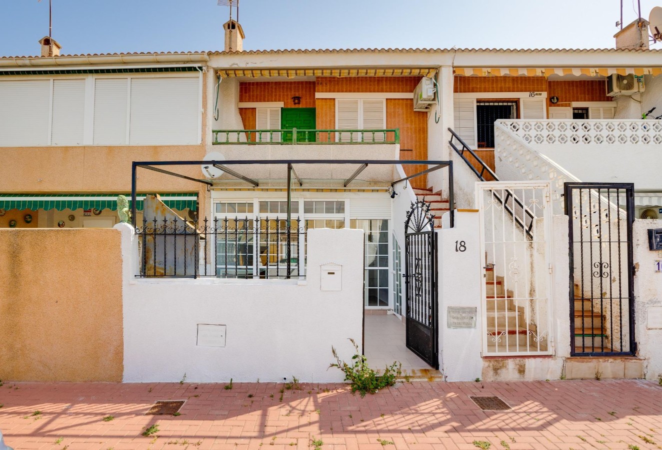 Resale - Bungalow - Torrevieja - Playa de los Naufragos