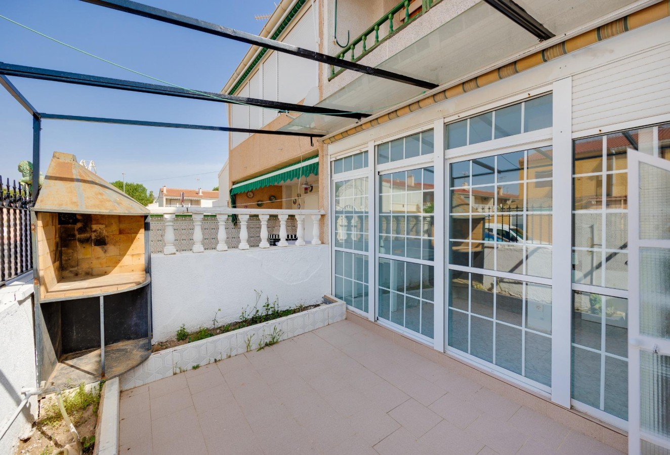 Resale - Bungalow - Torrevieja - Playa de los Naufragos