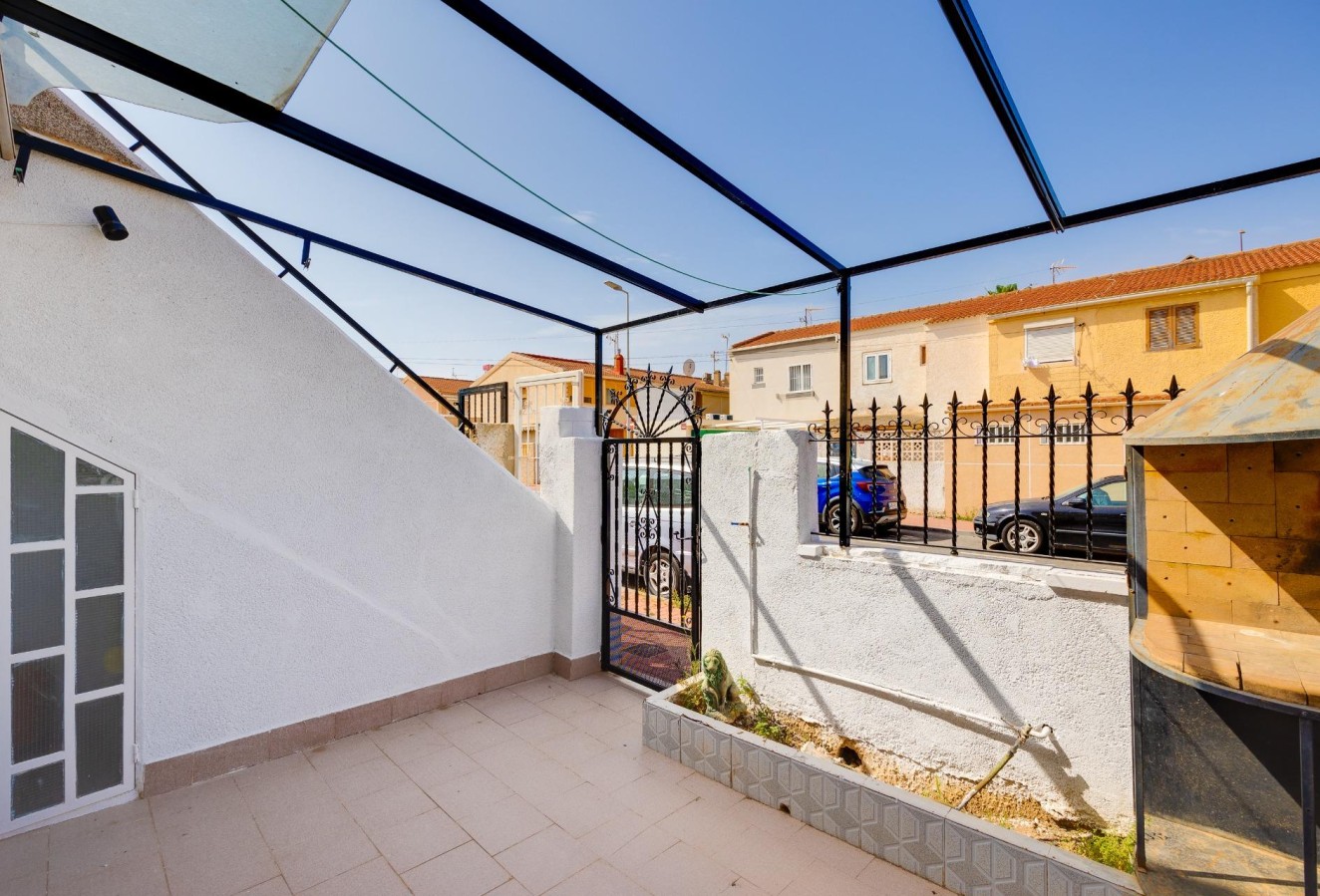 Resale - Bungalow - Torrevieja - Playa de los Naufragos