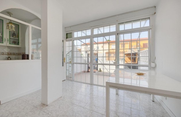 Resale - Bungalow - Torrevieja - Playa de los Naufragos