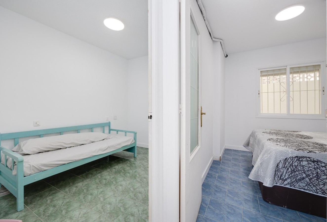 Resale - Bungalow - Torrevieja - Playa de los Naufragos