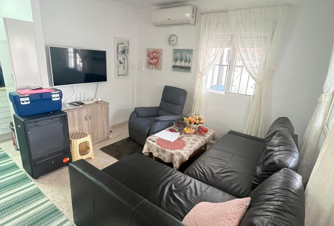 Återförsäljning - Bungalow - Torrevieja - La Siesta - El Salado - Torreta