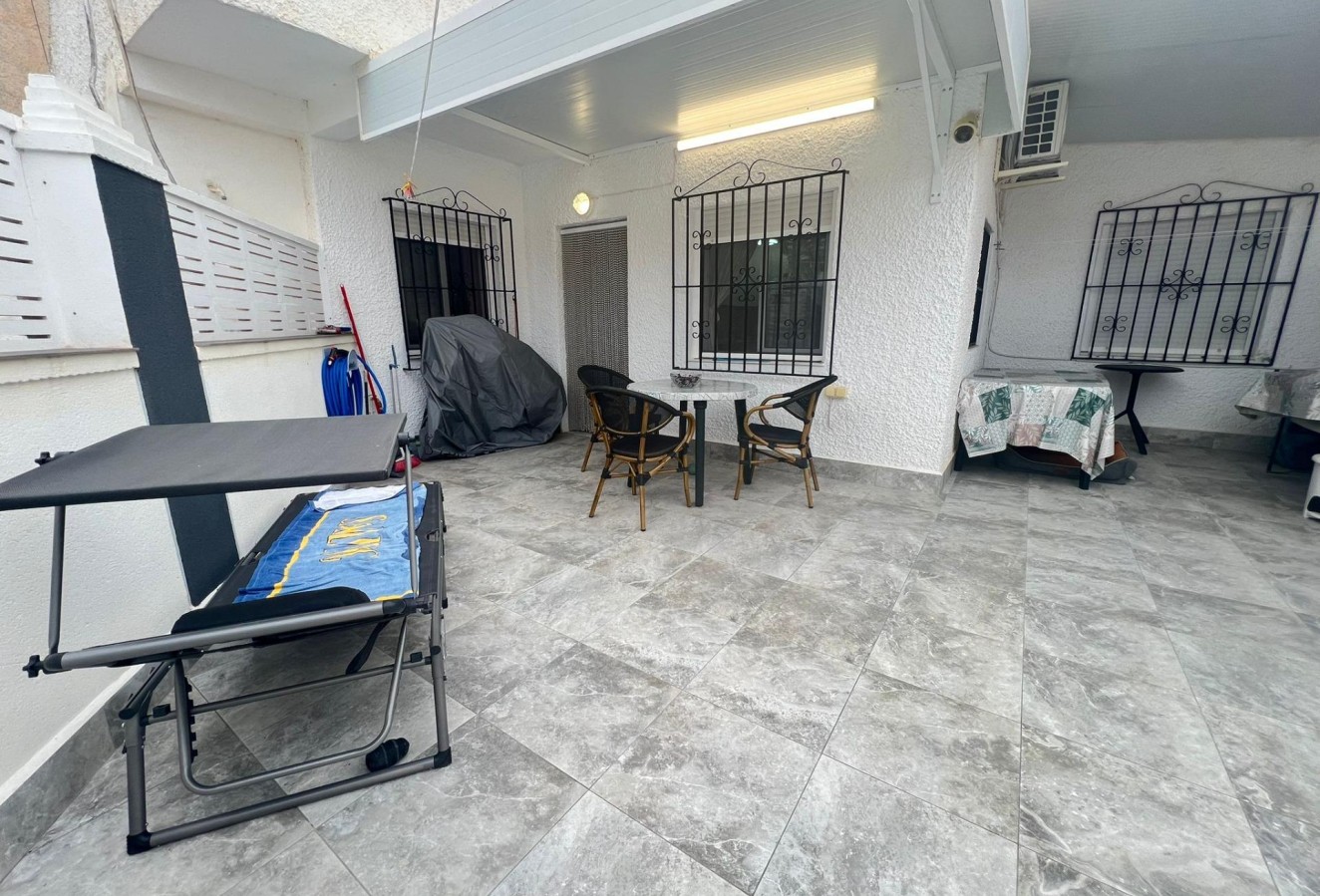 Återförsäljning - Bungalow - Torrevieja - La Siesta - El Salado - Torreta