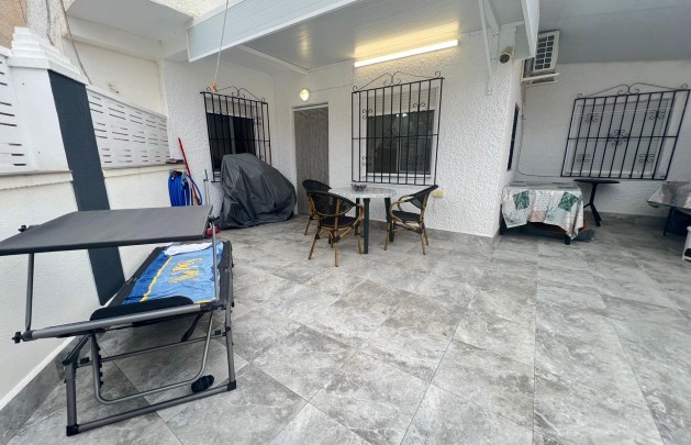 Återförsäljning - Bungalow - Torrevieja - La Siesta - El Salado - Torreta