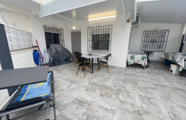 Återförsäljning - Bungalow - Torrevieja - La Siesta - El Salado - Torreta