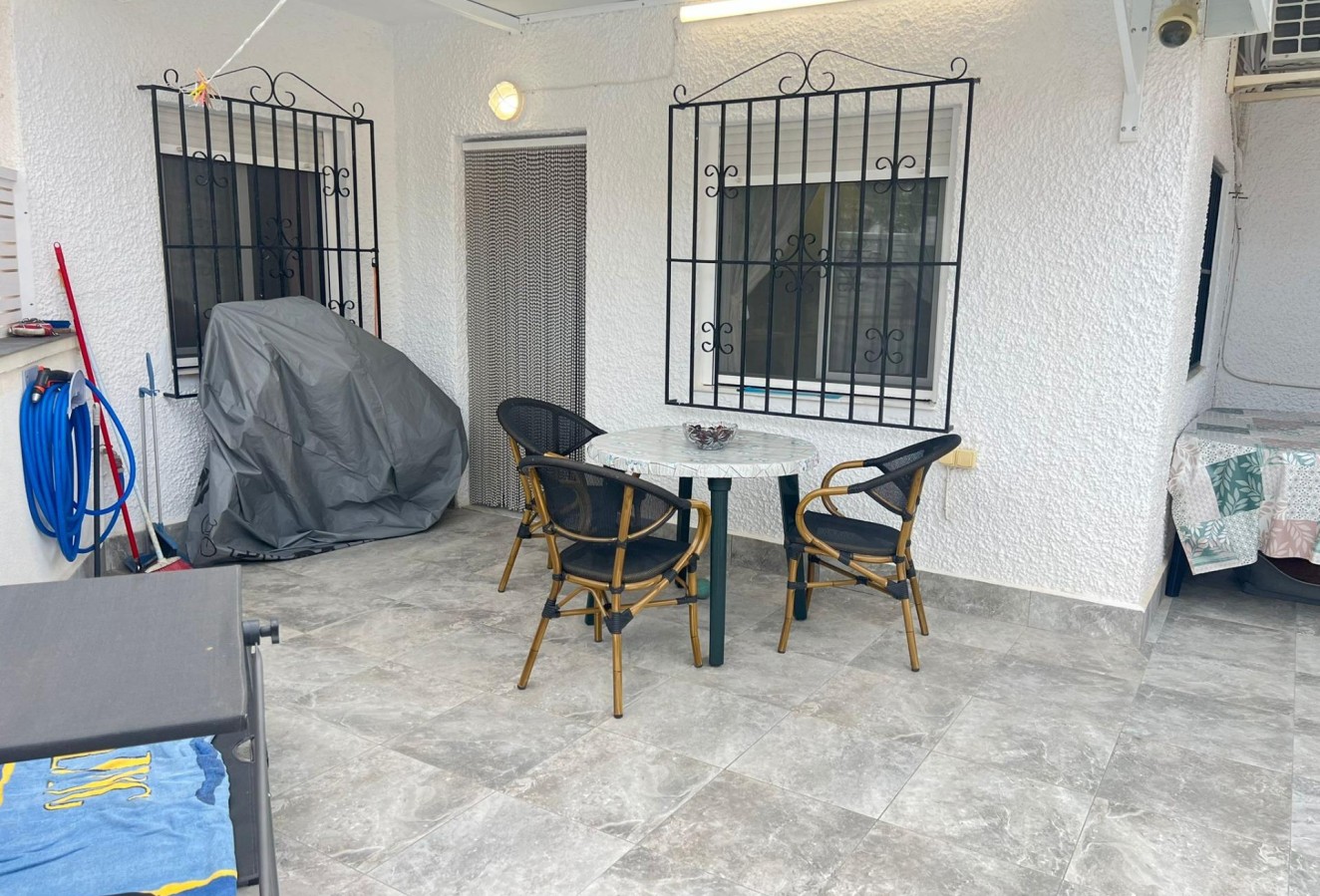 Återförsäljning - Bungalow - Torrevieja - La Siesta - El Salado - Torreta